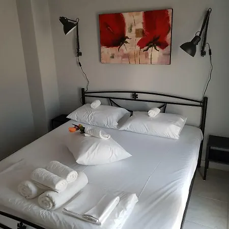 Alexandra Luxury * Skála Neón Epivatón
